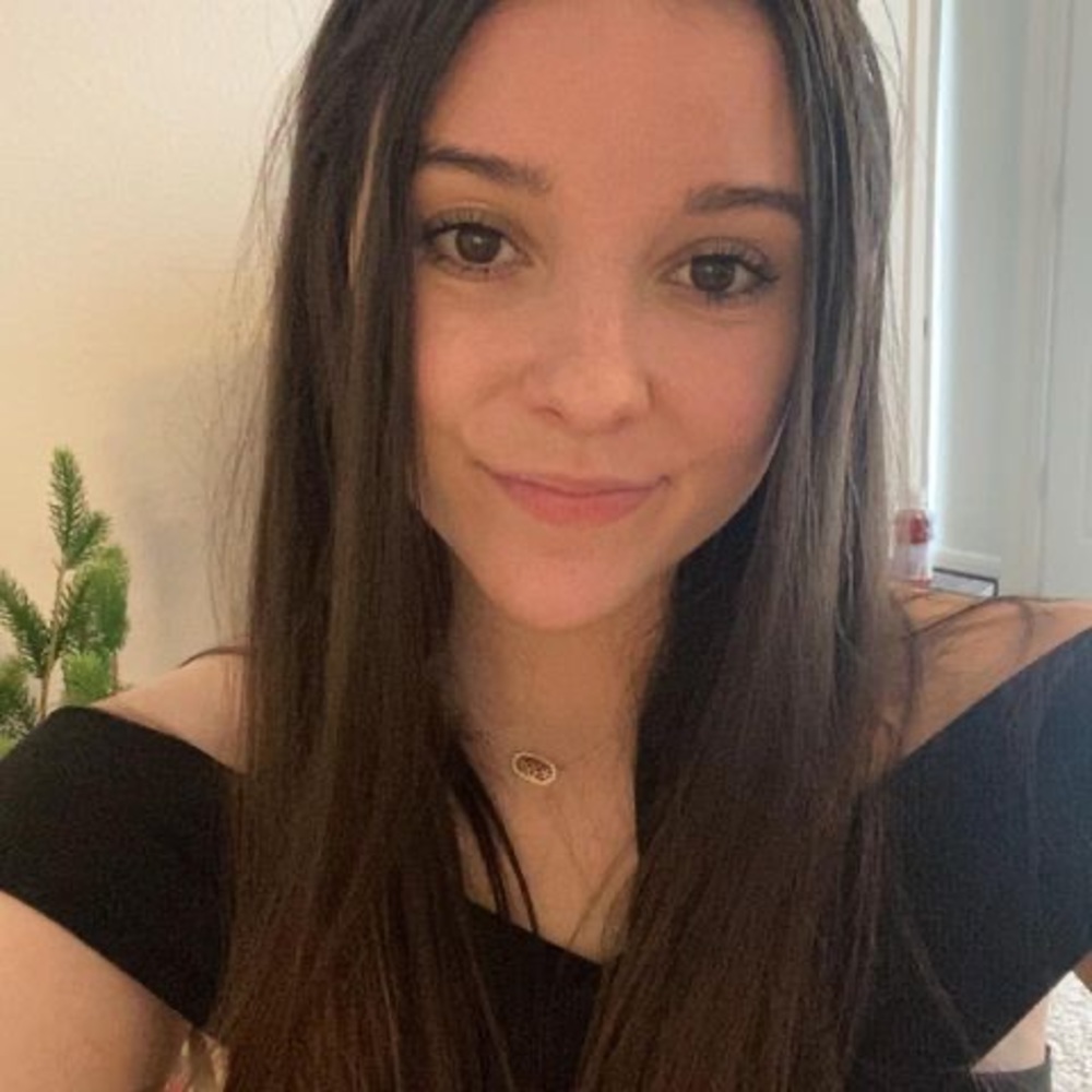 Meet your Posher, Adrianne